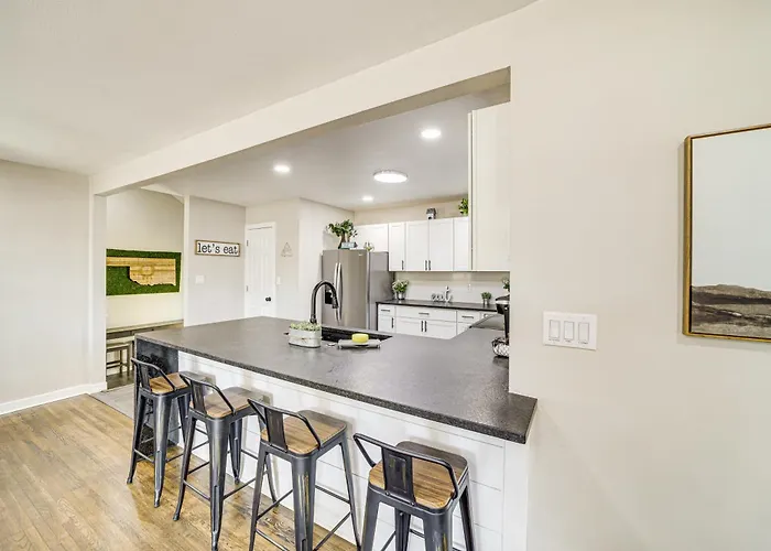 Walk To Expo Square Pavilion: Updated Home! *