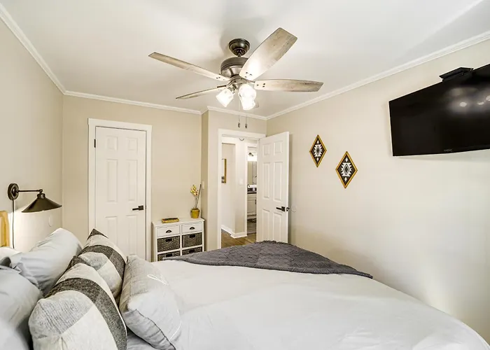 Walk To Expo Square Pavilion: Updated Home!