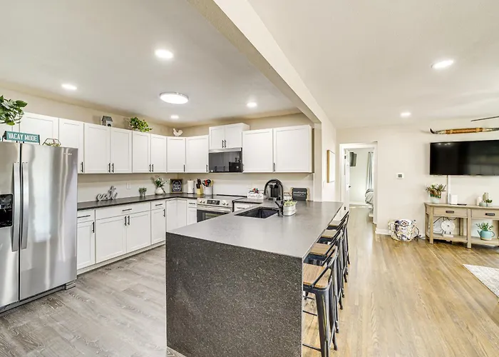 Holiday home Walk To Expo Square Pavilion: Updated Home!