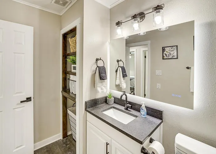 Walk To Expo Square Pavilion: Updated Home! * Tulsa