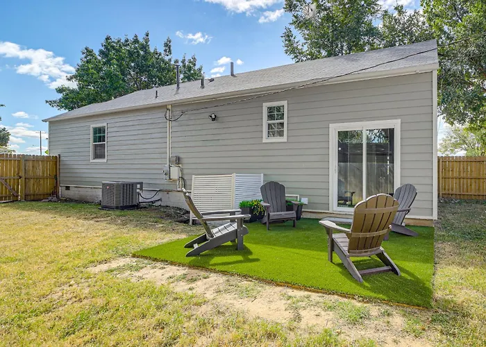 Walk To Expo Square Pavilion: Updated Home! Holiday home