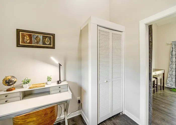 Walk To Expo Square Pavilion: Updated Home!