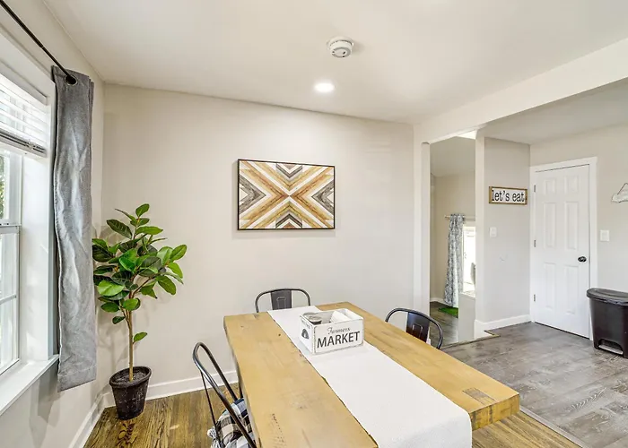 Walk To Expo Square Pavilion: Updated Home! *