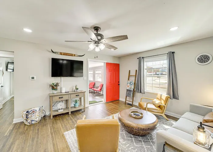 Walk To Expo Square Pavilion: Updated Home! Tulsa